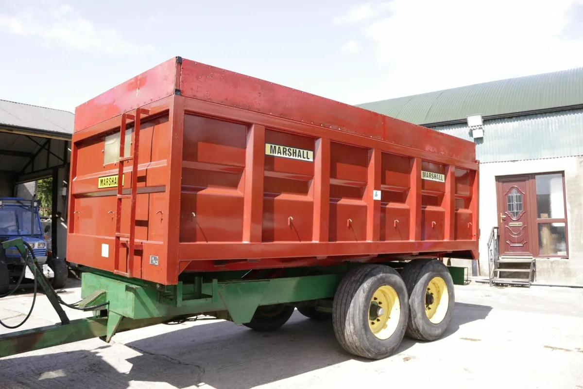 grain trailer - Image 1