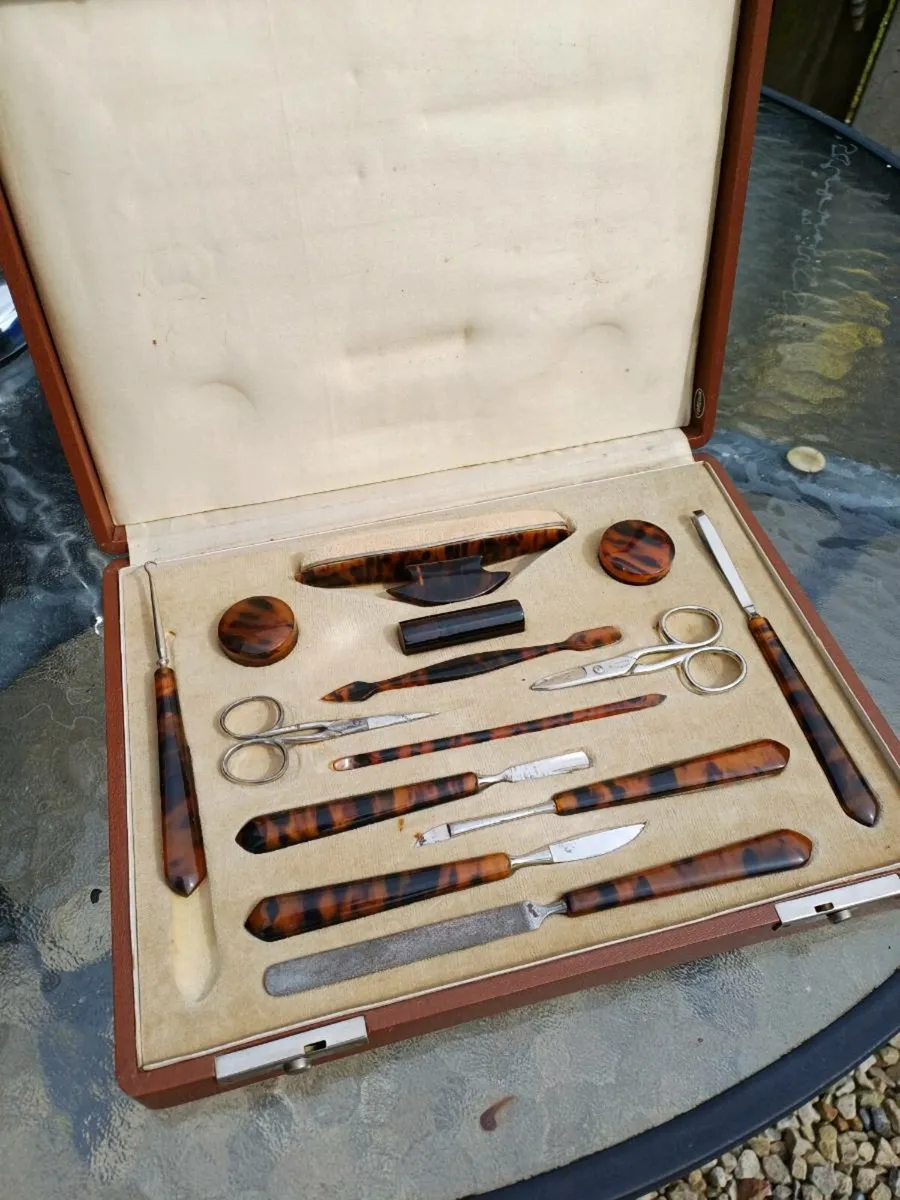 1930s Art Deco Tortoiseshell Manicure Set - Image 1