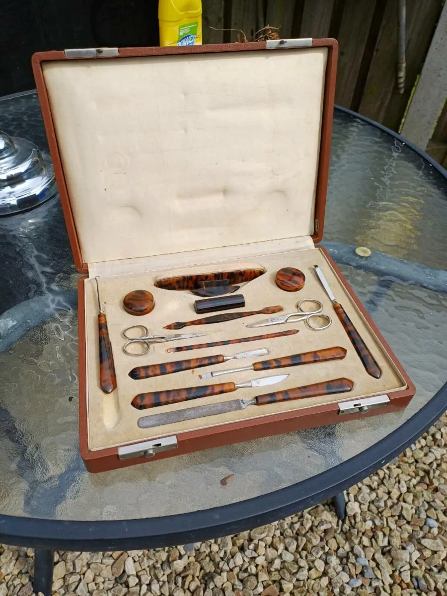 1930s Art Deco Tortoiseshell Manicure Set - Image 3