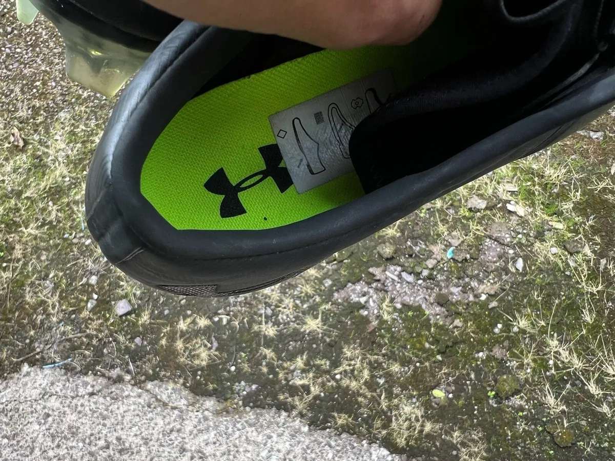 Football boots size 8 - Image 2
