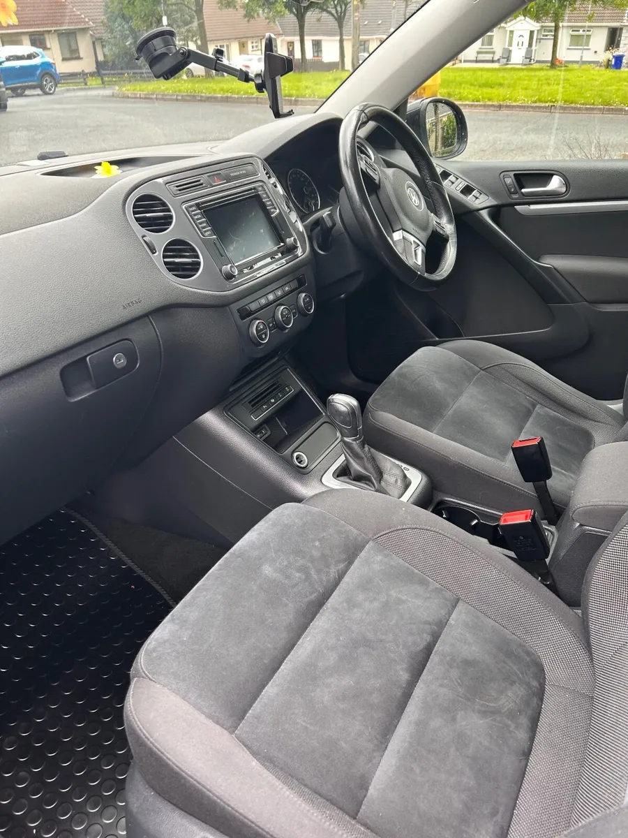 Volkswagen Tiguan 2015 - Image 2