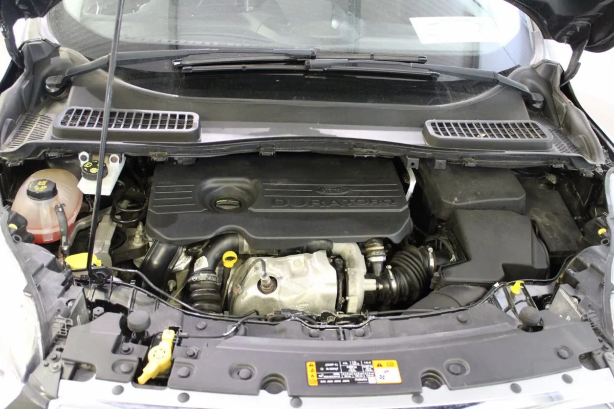Ford Kuga 1.5tdci 120PS FWD Titanium - Image 4