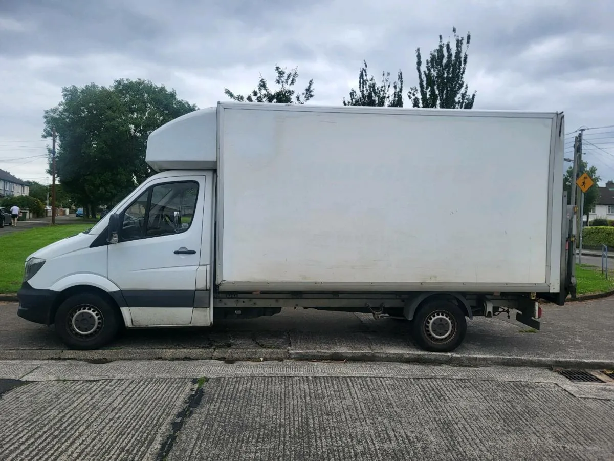 MERCEDES SPRINTER LUTON 2014 - Image 2