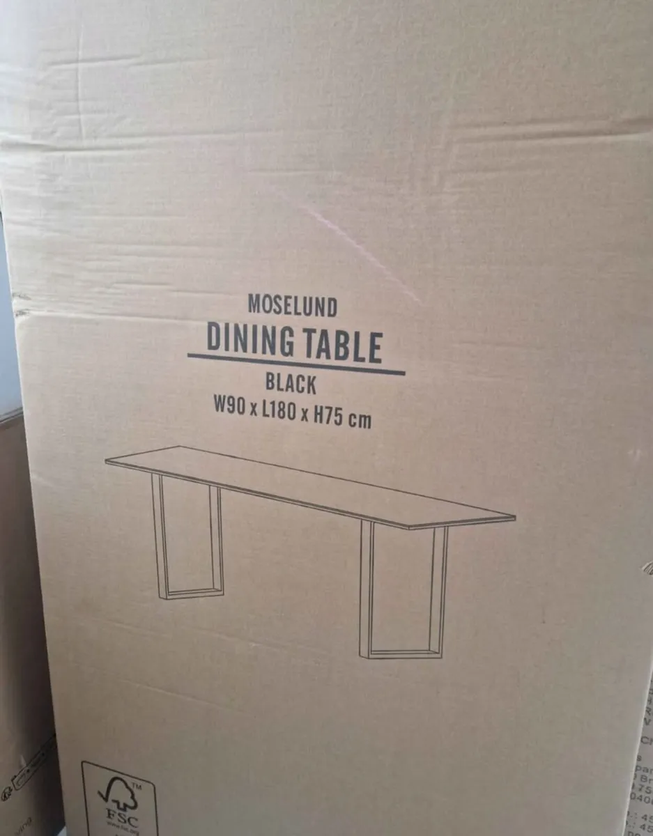 Dining table - Image 2