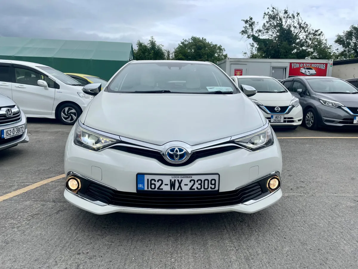 Toyota Auris 2016 - Image 2