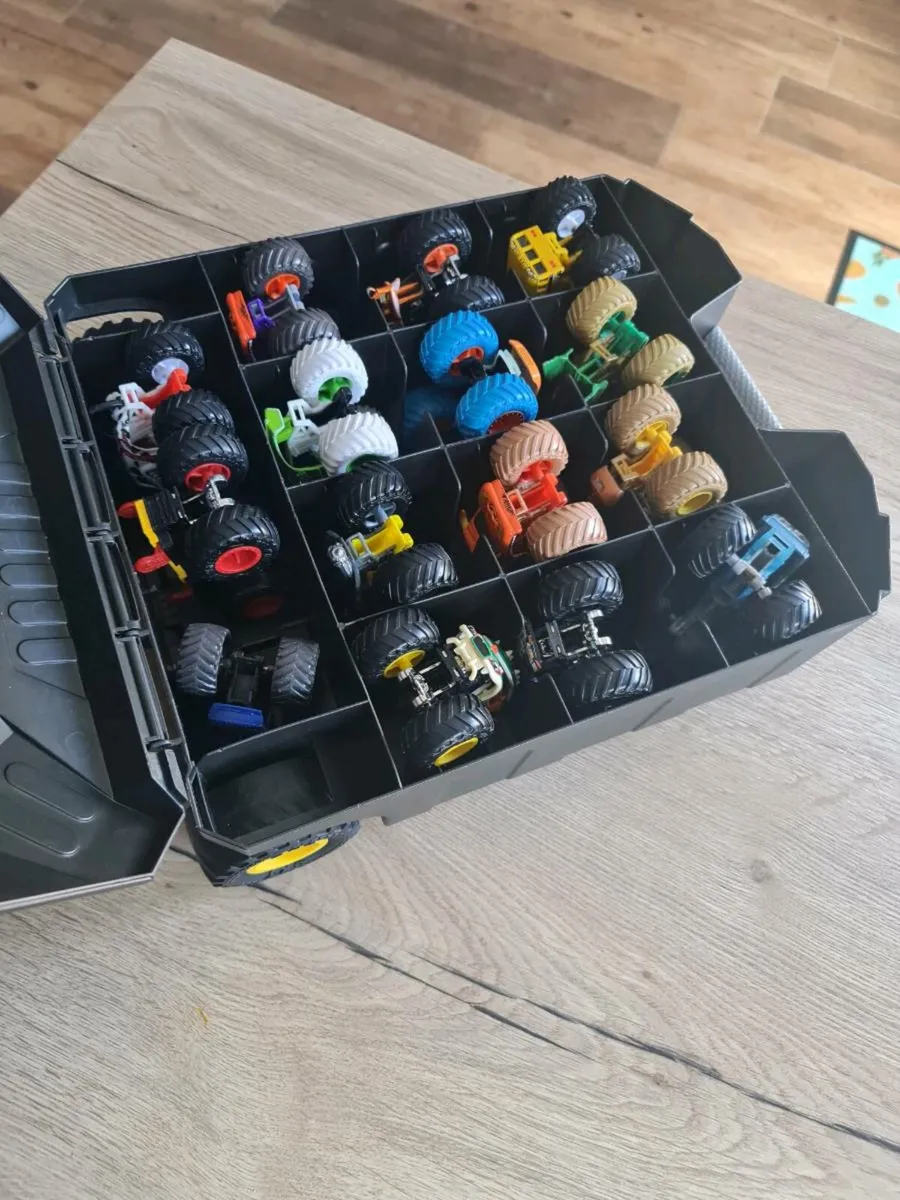 Monster jam toys - Image 1