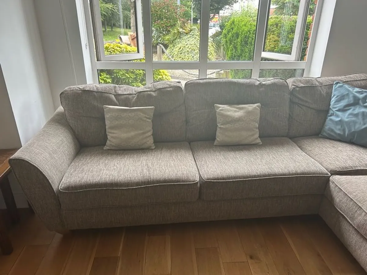 sofa - Image 3