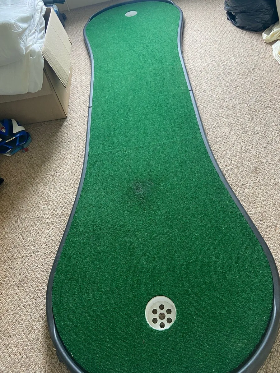 Putting Mat - Image 1