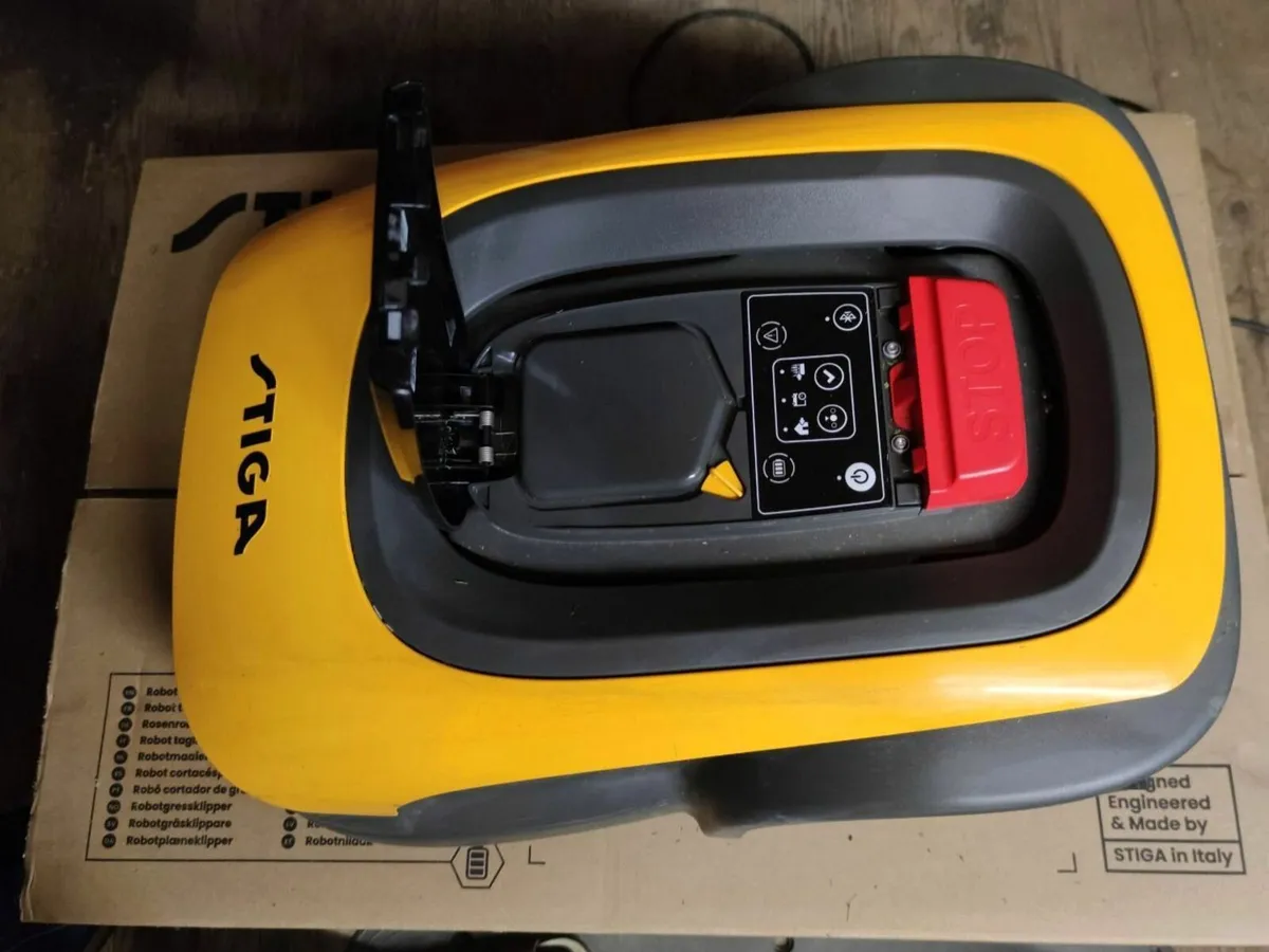 Stiga A1500 Robot Lawn Mower No Boundary Wire Need - Image 2