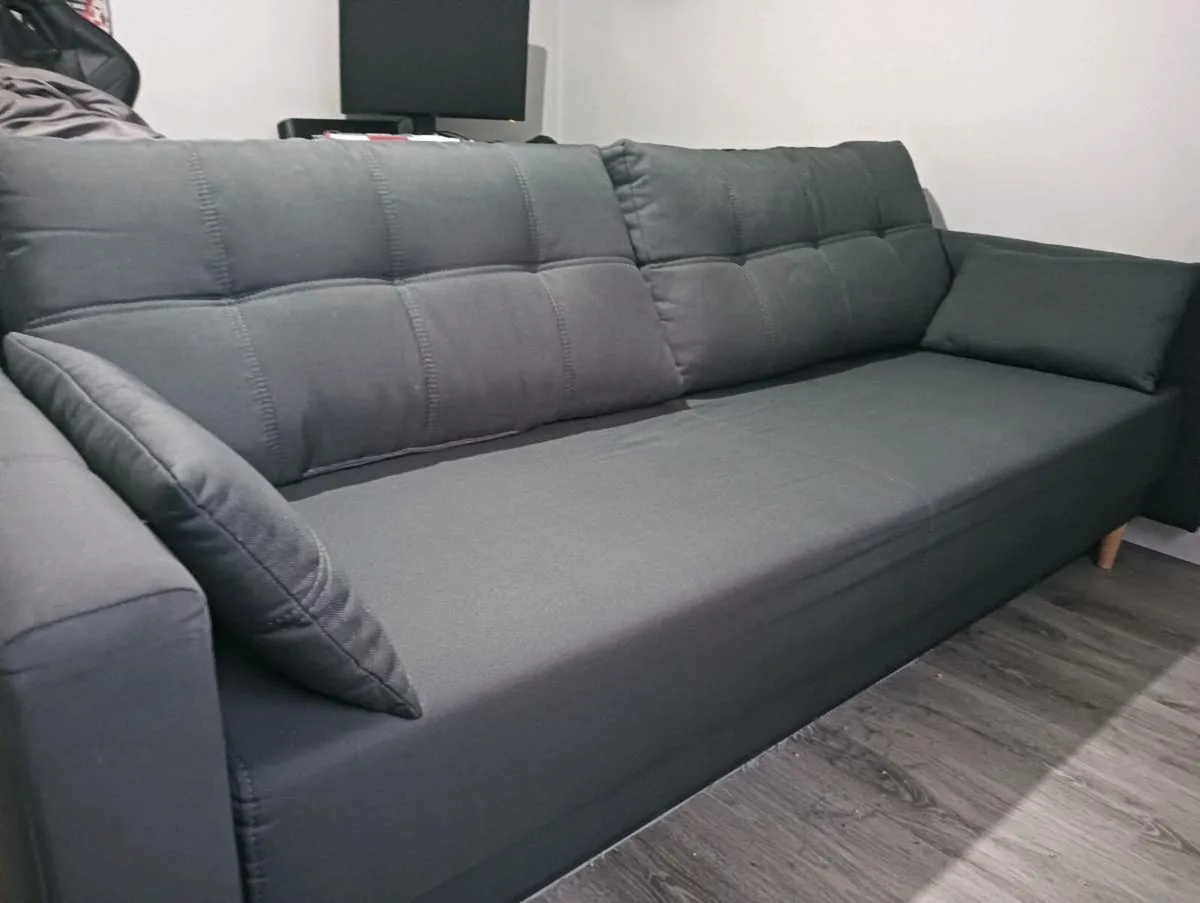 Double bed - Image 1