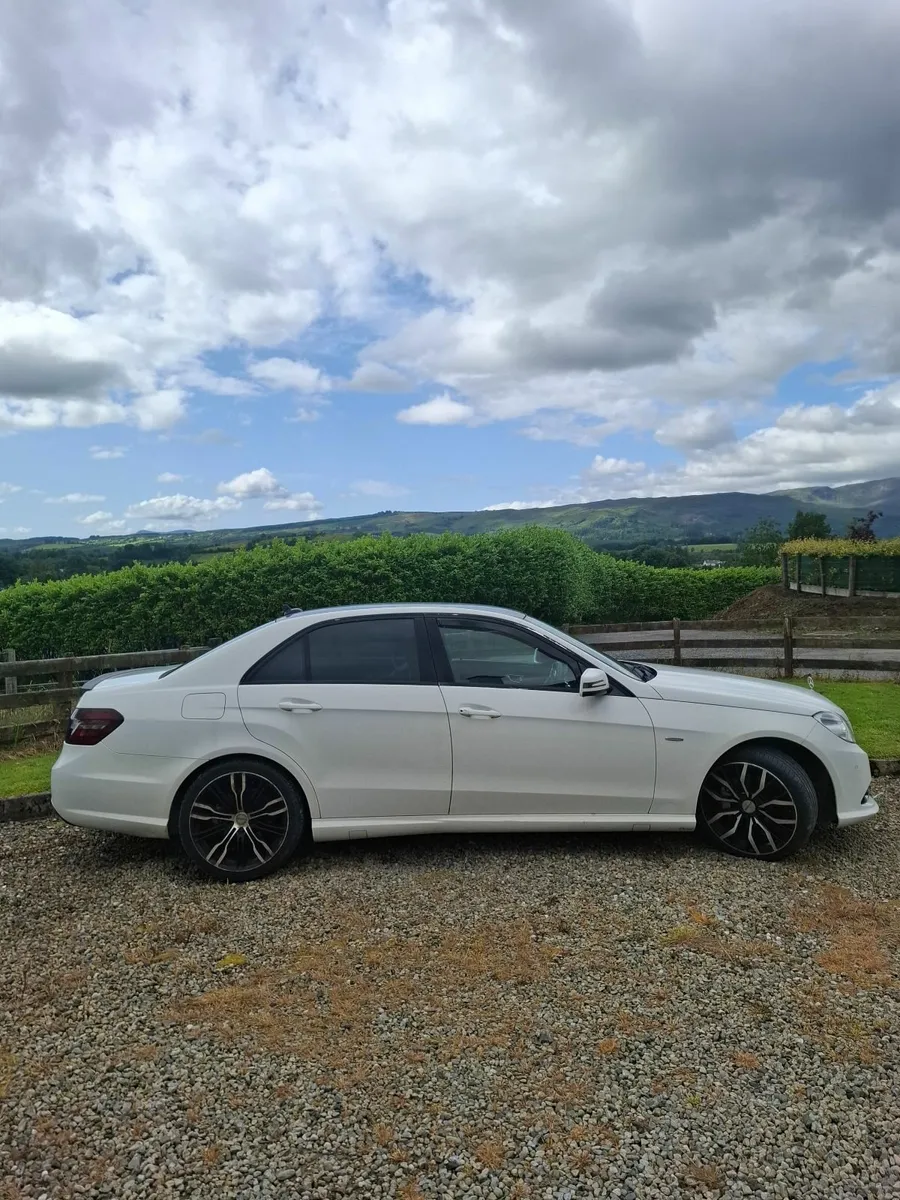 Mercedes-Benz E-Class 2013 - Image 1