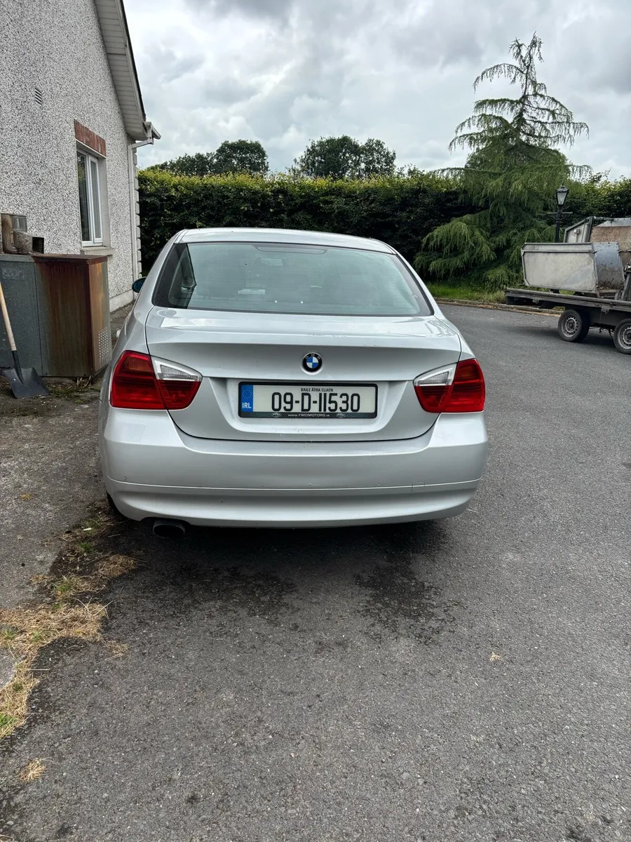 BMW 3-Series 2009 - Image 3