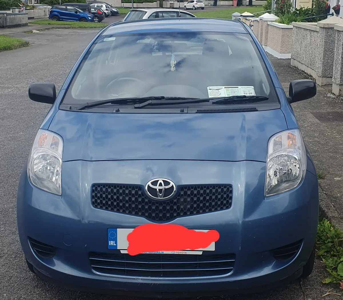 Very well maintained Toyota yaris for sale - Image 4