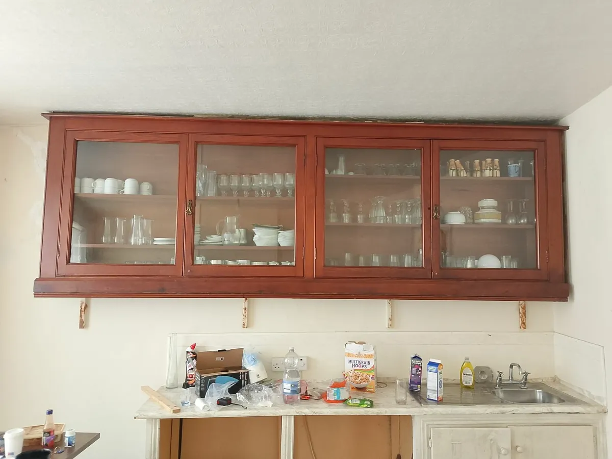 Kitchen cabinet