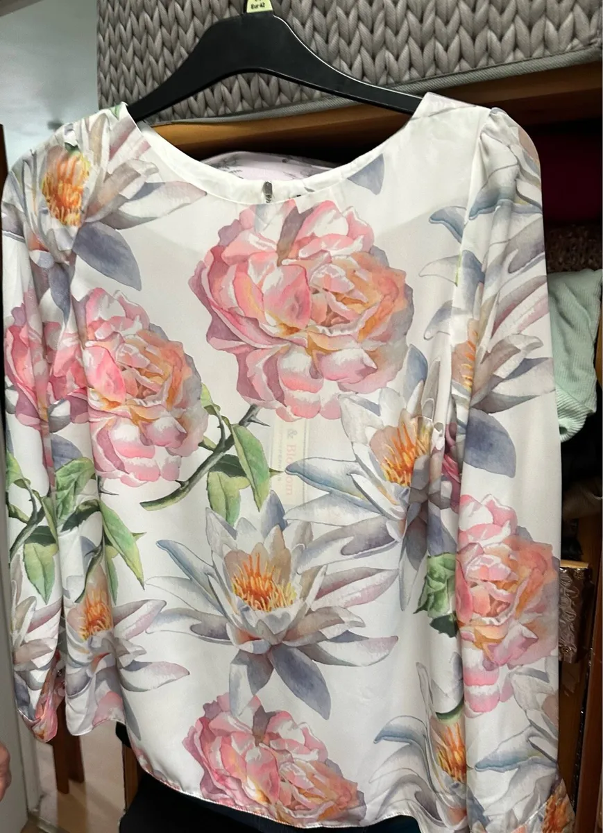 Floral blouse - Image 1