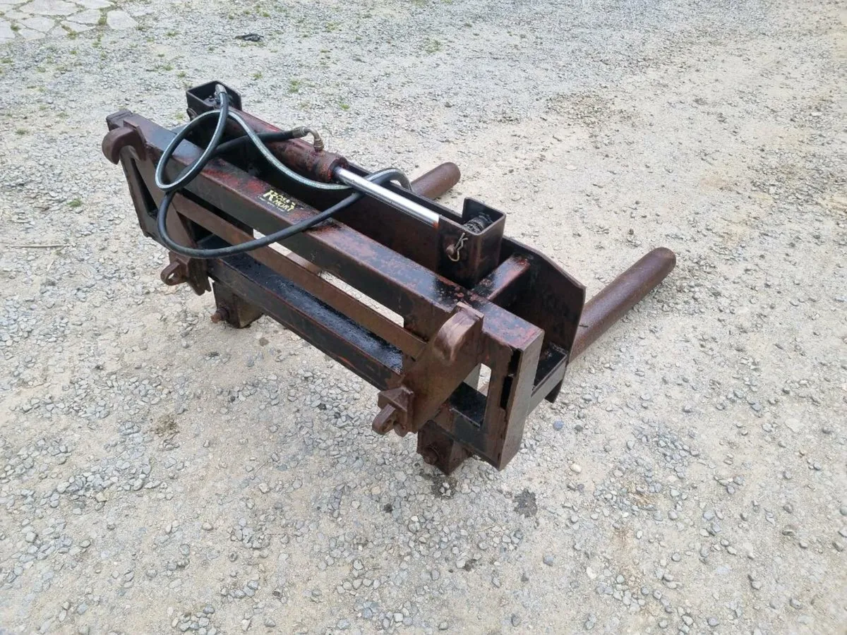 Rossmore bale stacker handler - Image 2