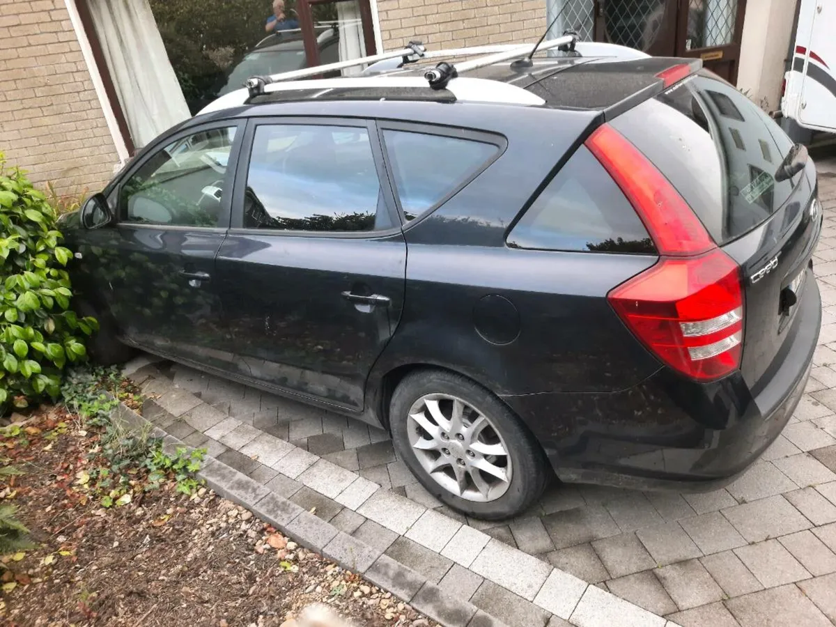 Kia Ceed Estate - Image 2