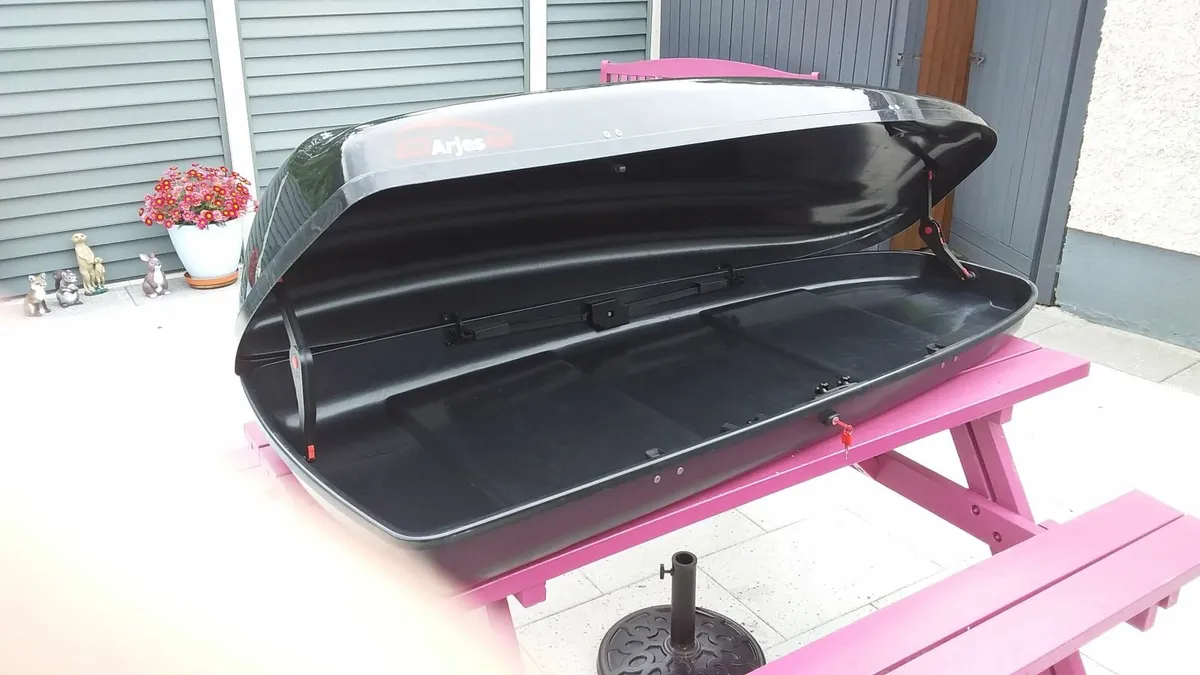 Roof Box - Image 2