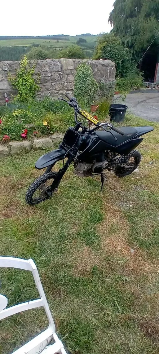 Stomp pit bike 140cc - Image 1