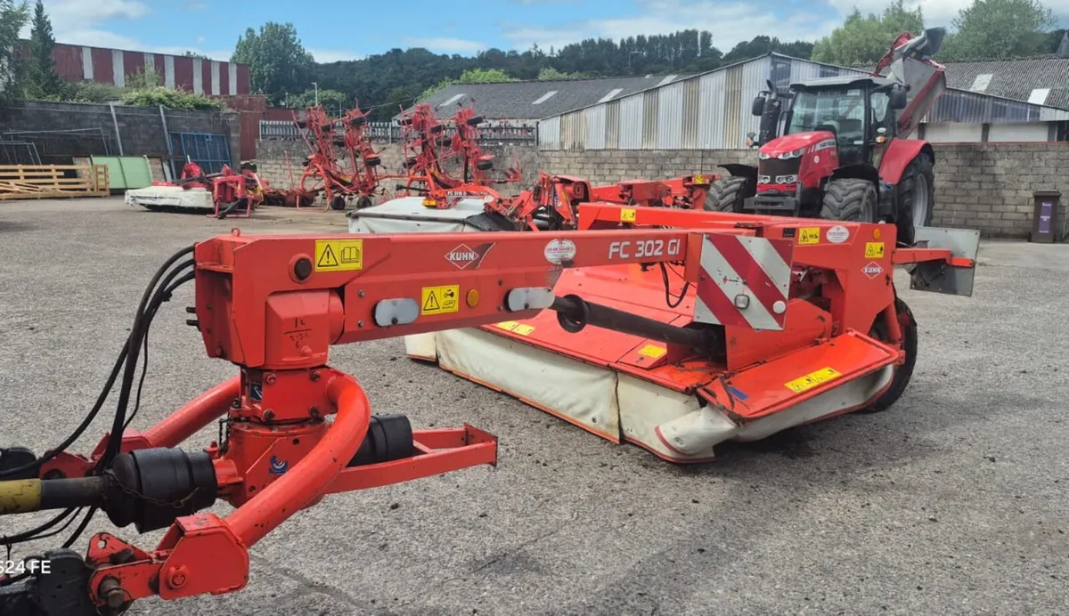 Kuhn FC302 GI Trailed Mower Conditioner - Image 3