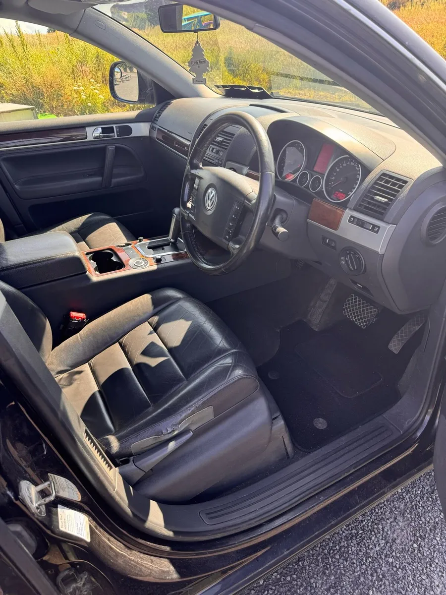 Volkswagen Touareg - Image 2