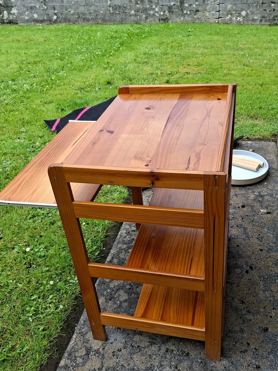 Computer table - Image 1