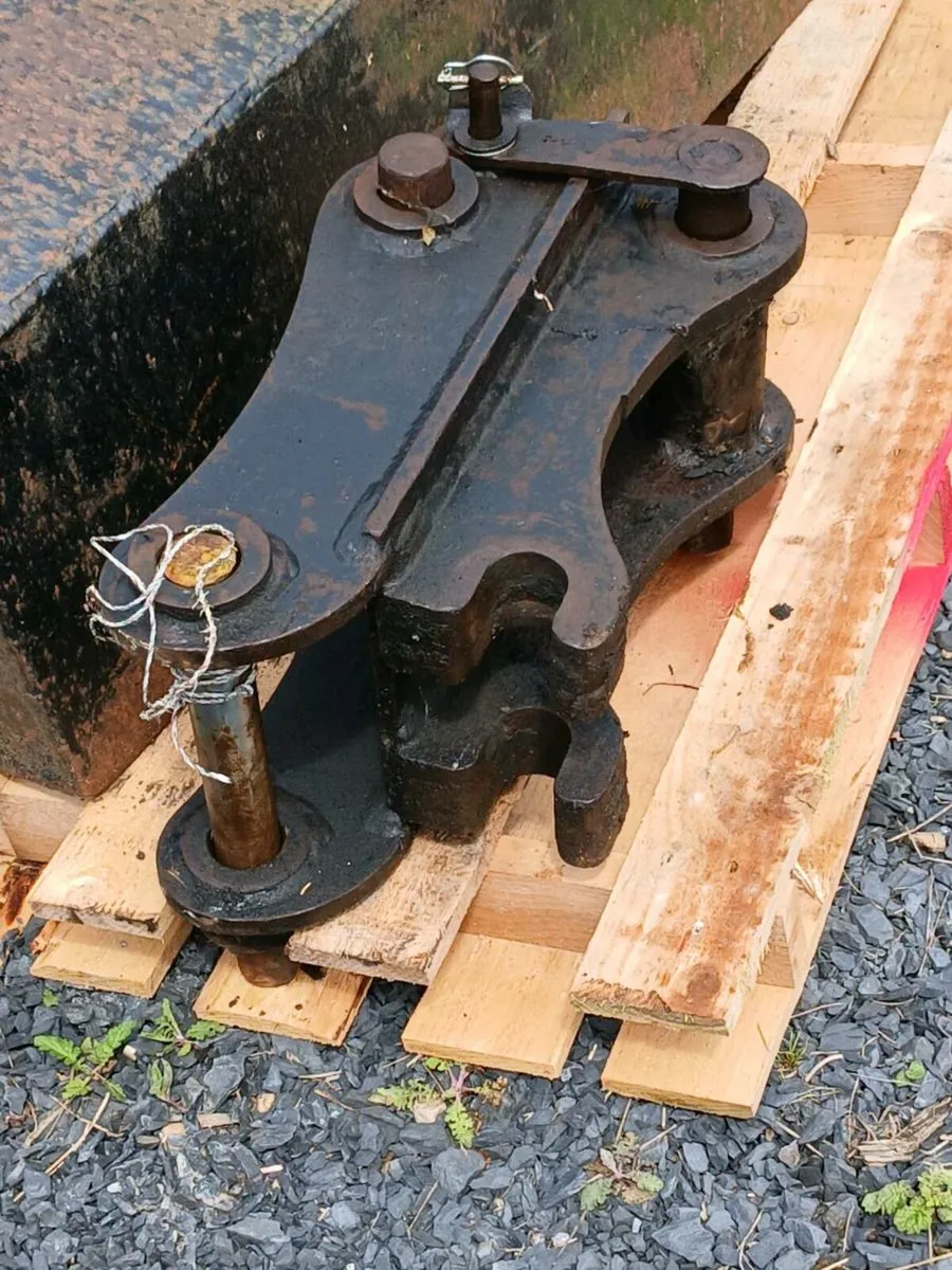 Semi hitch for Ford 655.... - Image 1