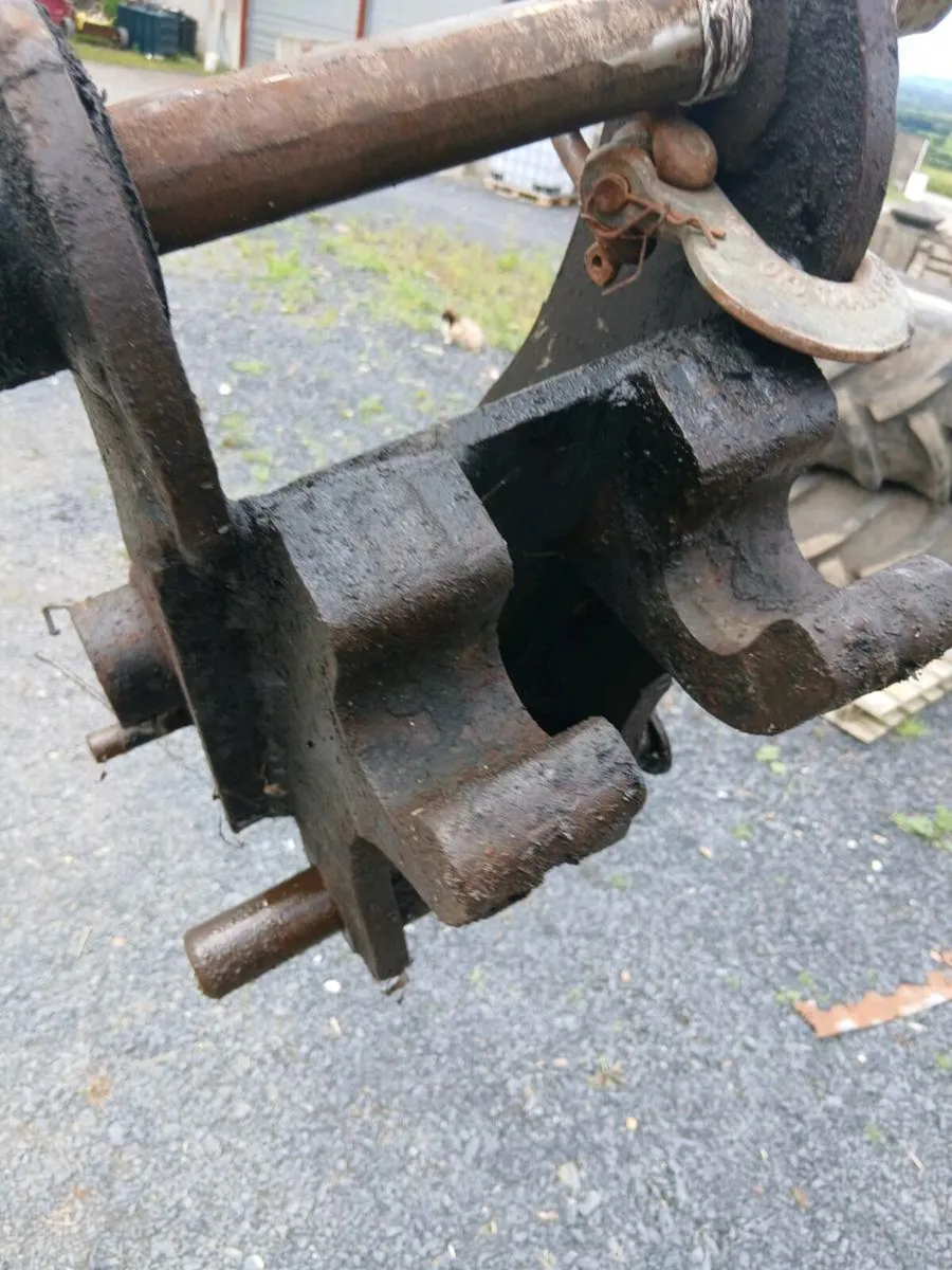 Semi hitch for Ford 655.... - Image 2