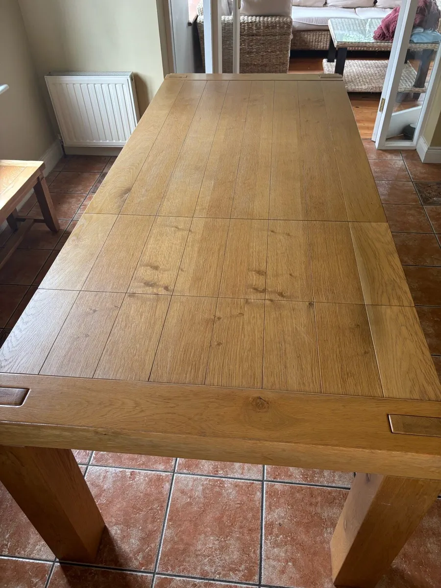 Kitchen table (extendable) - Image 1