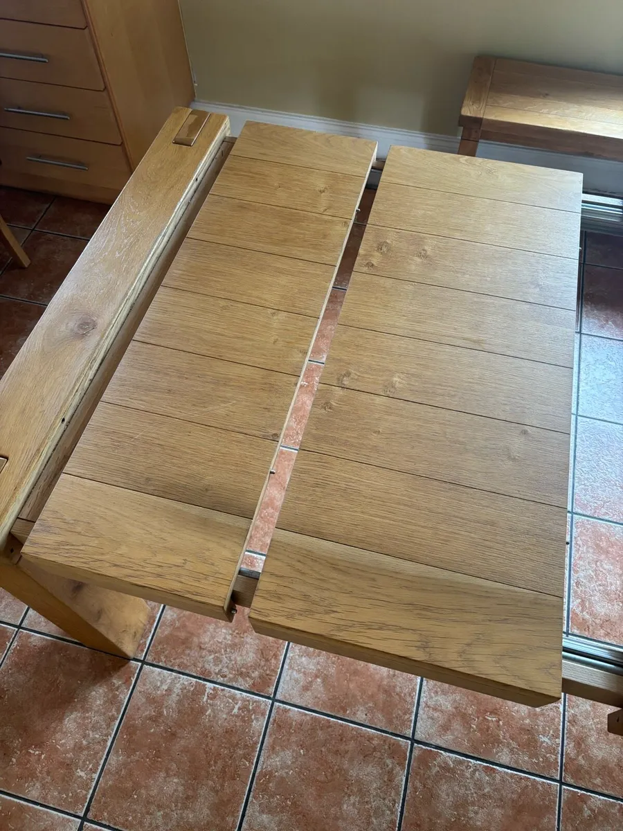 Kitchen table (extendable) - Image 3
