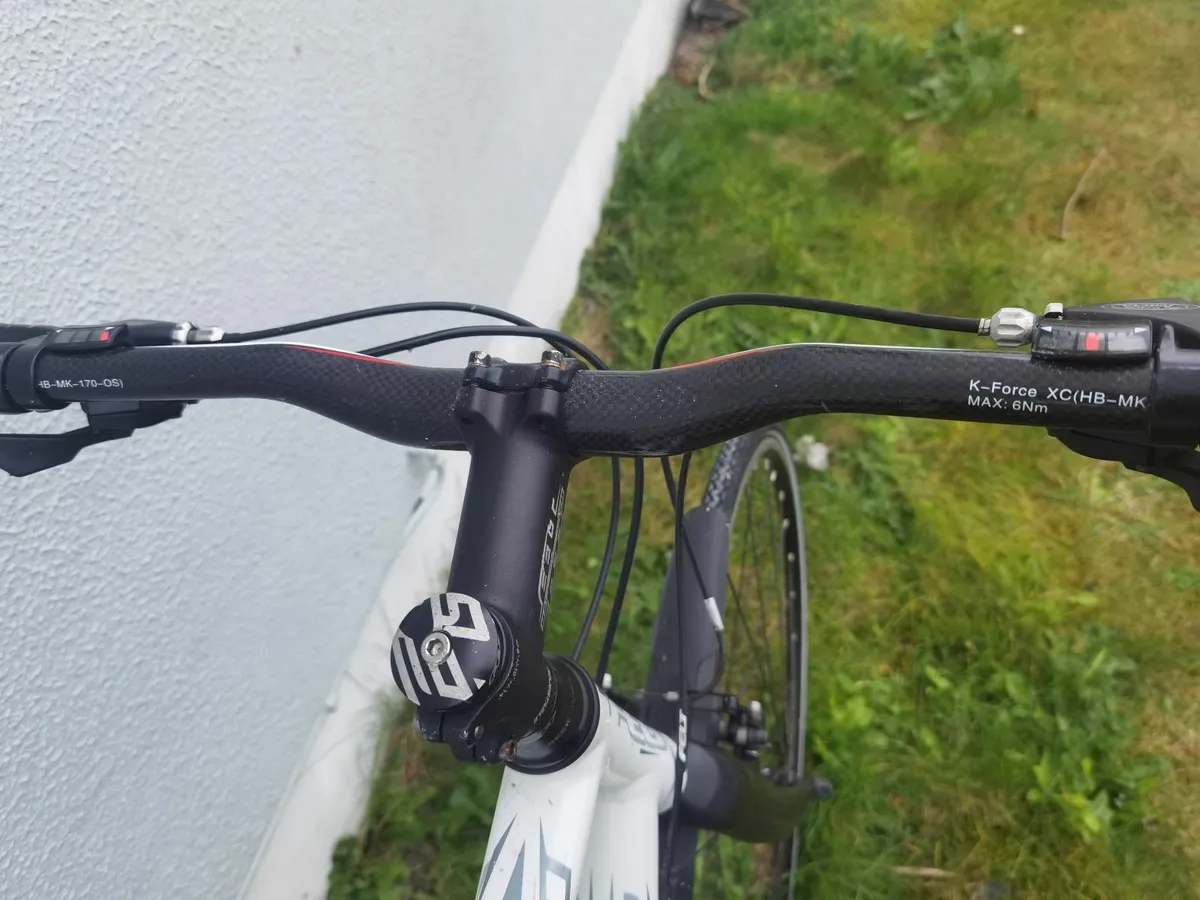 Felt hybrid bike - Image 3