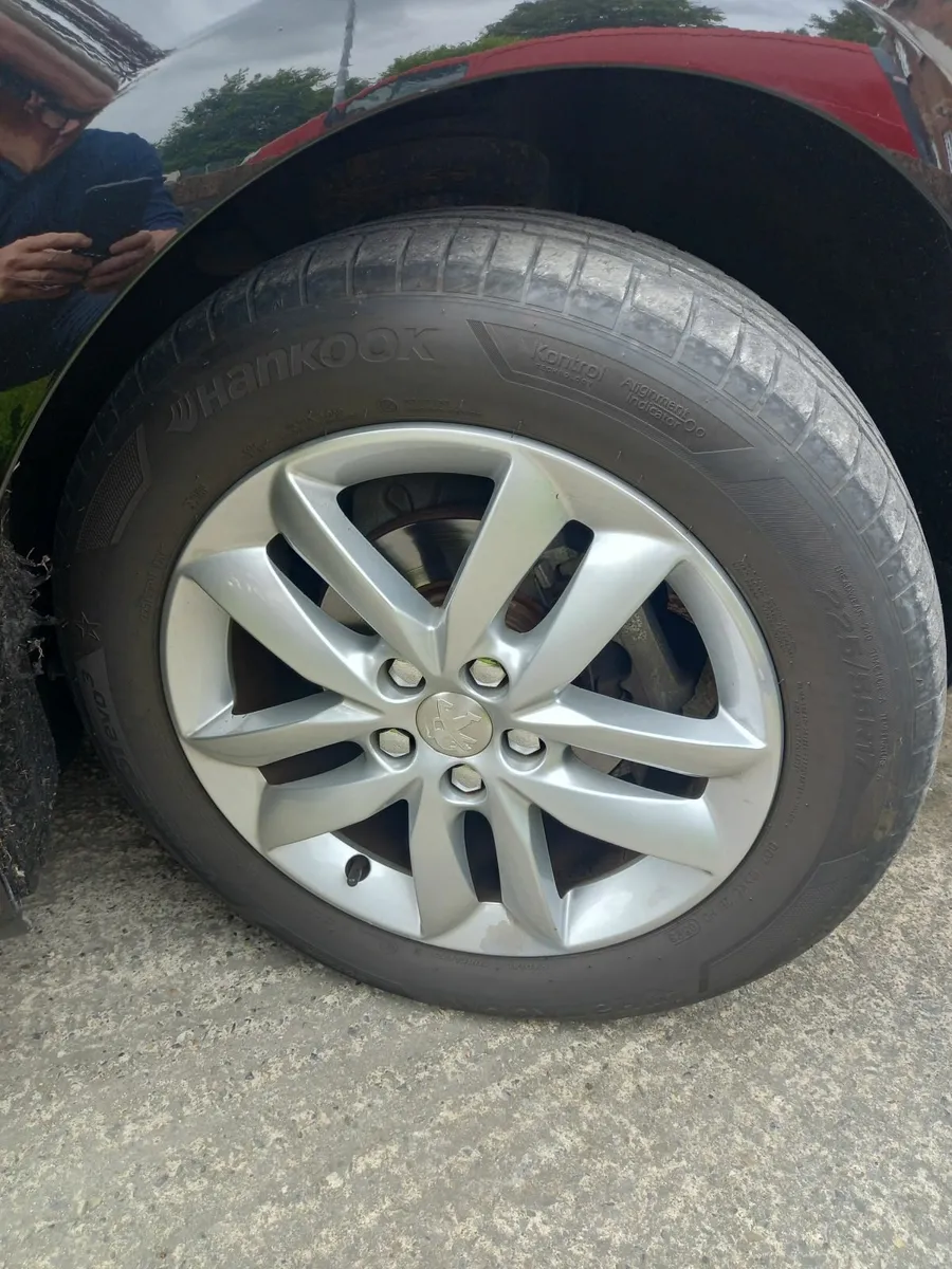 Alloy wheels and tyres - Image 4