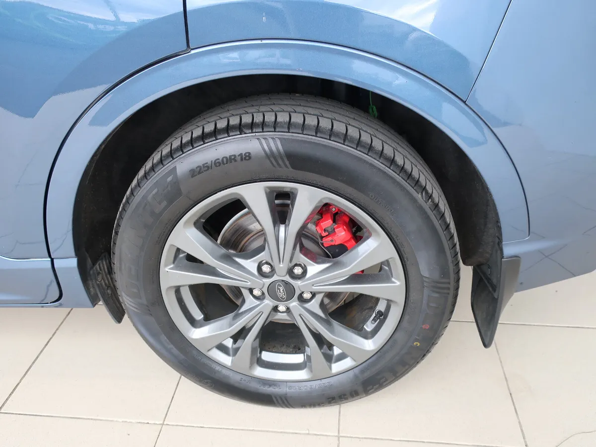 2022 Ford KUGA ST-LINE  2.5PHEV 225 6SP - Image 4