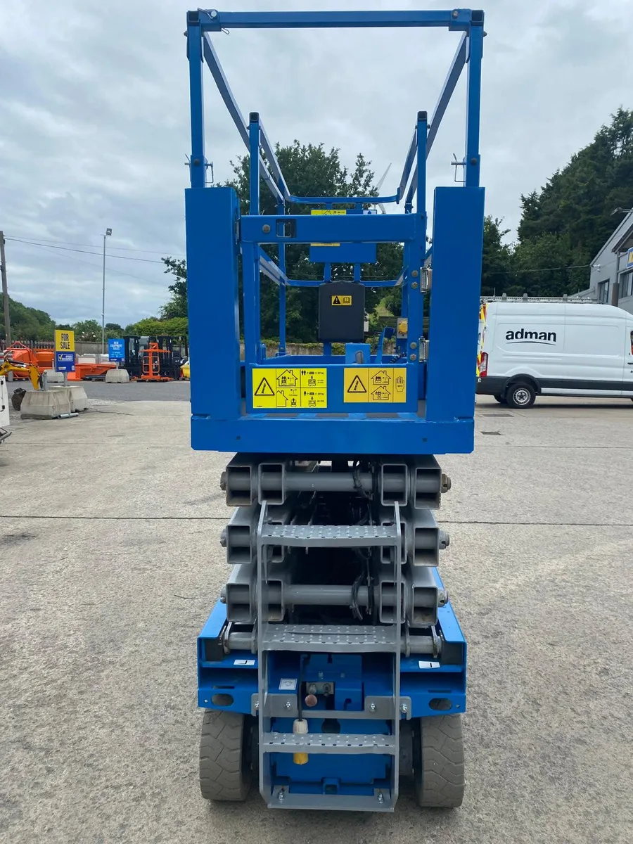 2016 GENIE GS 2632 32FT ELECTRIC SCISSOR LIFT - Image 3