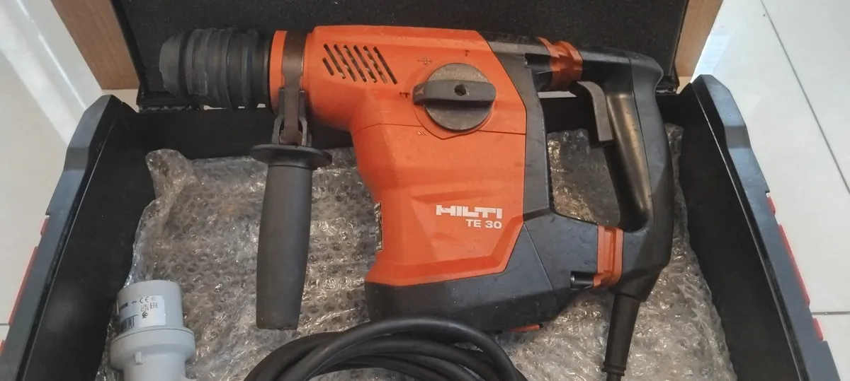 Hilti TE 30-AVR Sds+ 3 Mode 110v - Image 1