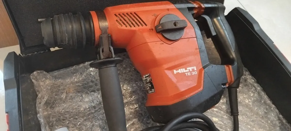 Hilti TE 30-AVR Sds+ 3 Mode 110v - Image 3