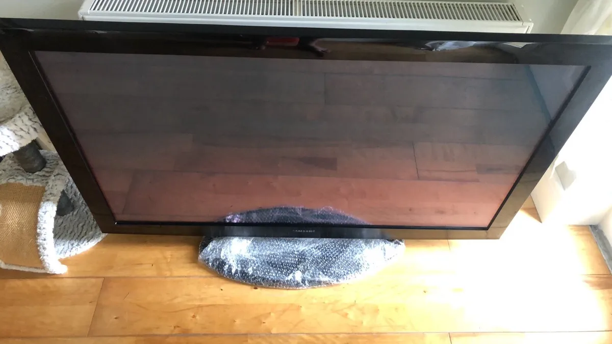 Samsung 50” plasma tv (not a smart tv) - Image 3