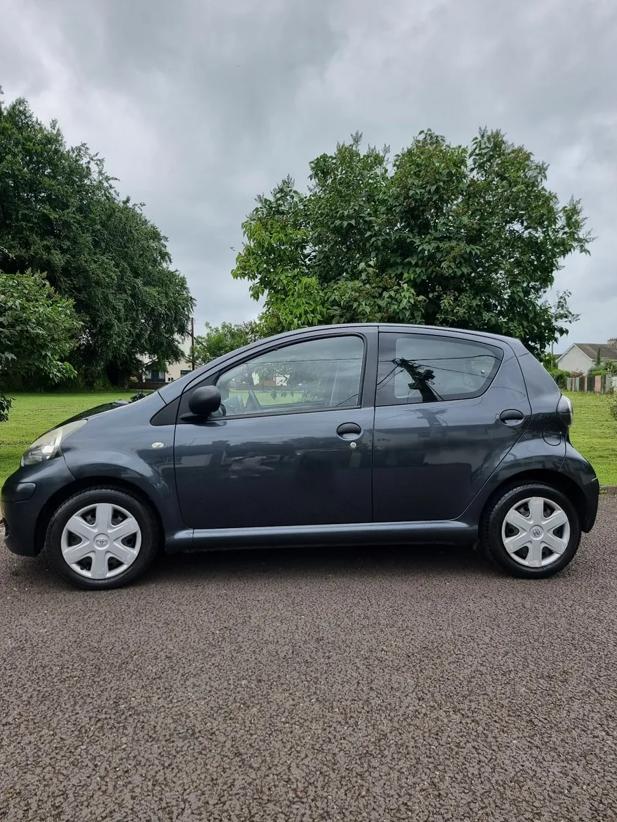 Toyota Aygo 2011 - Image 2