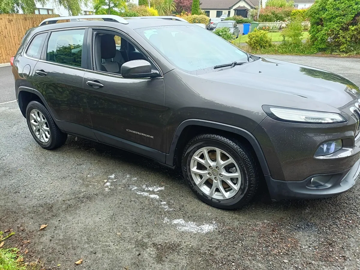 Jeep cherokee 2lt with nct, part exchange - Image 4
