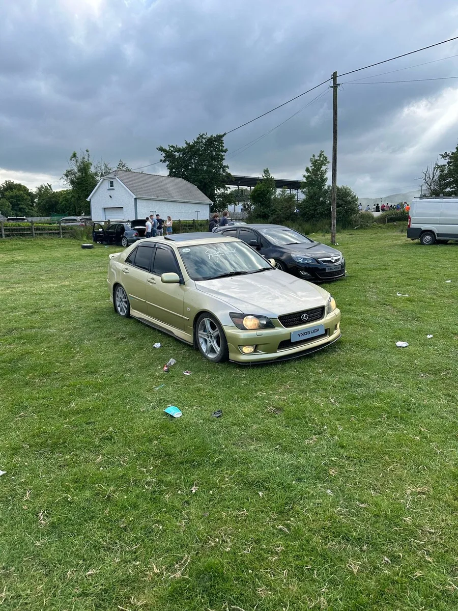 Lexus Is200 - Image 1