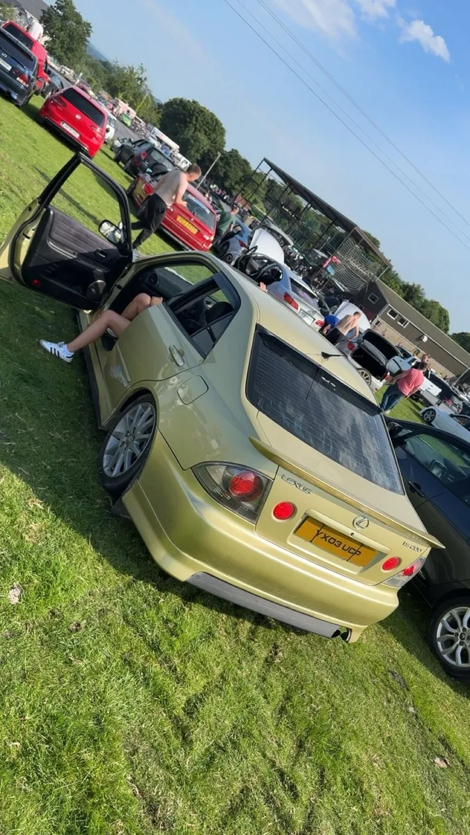 Lexus Is200 - Image 2