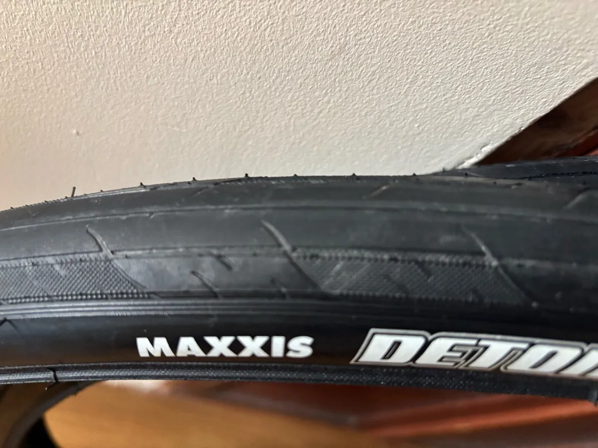 Bicycle Tyres - Image 2
