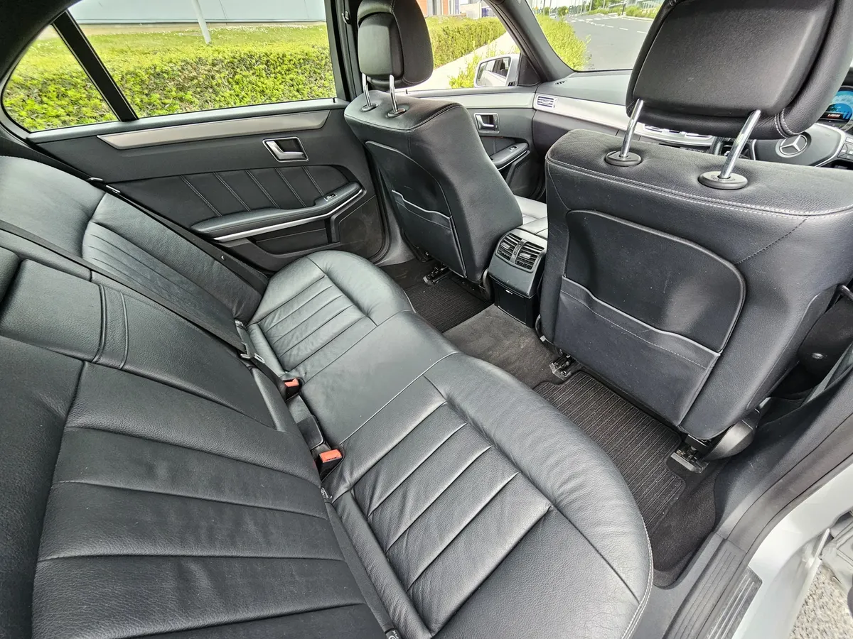 E220 CDI BLUE EFFICIENCY SE AUTO - - Image 2