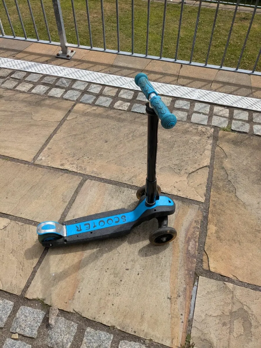 Scooter - Image 3