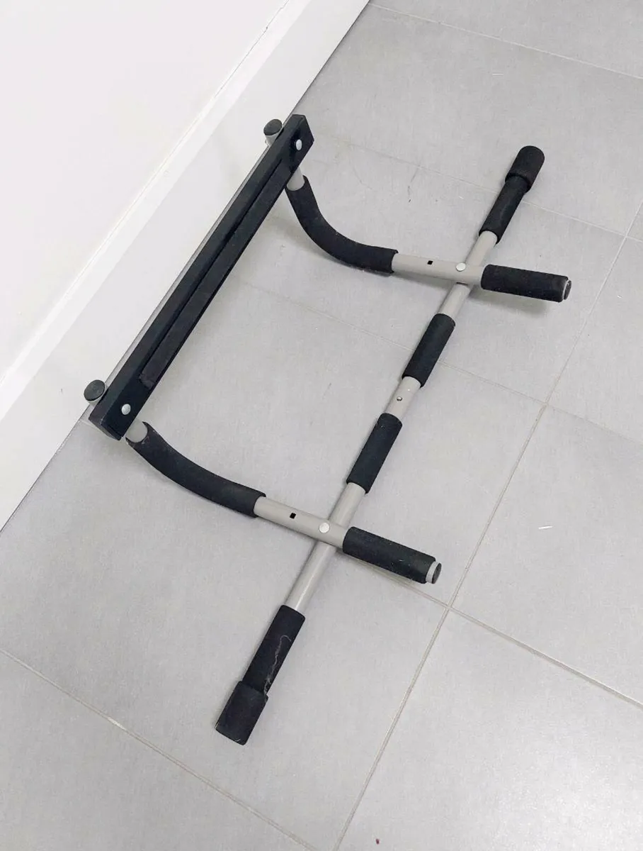 Iron Gym Total Upper Body Workout Bar - Image 2
