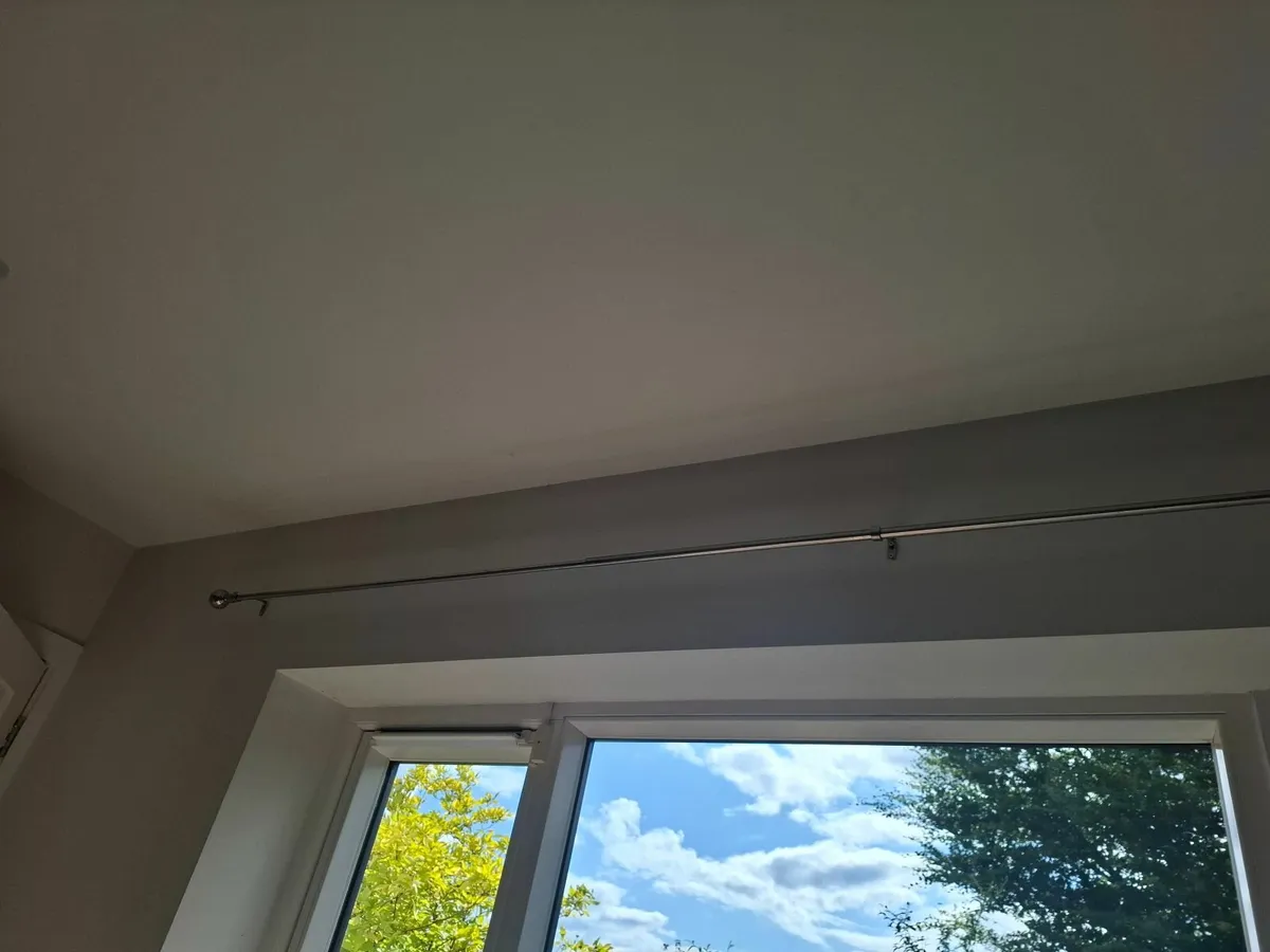 Chrome extending curtain rail - Image 1
