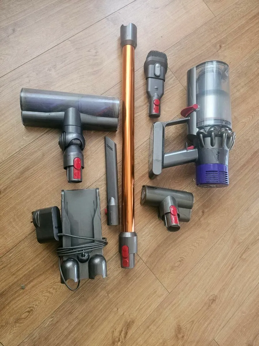 Dyson V10, Excellent condition - Image 2