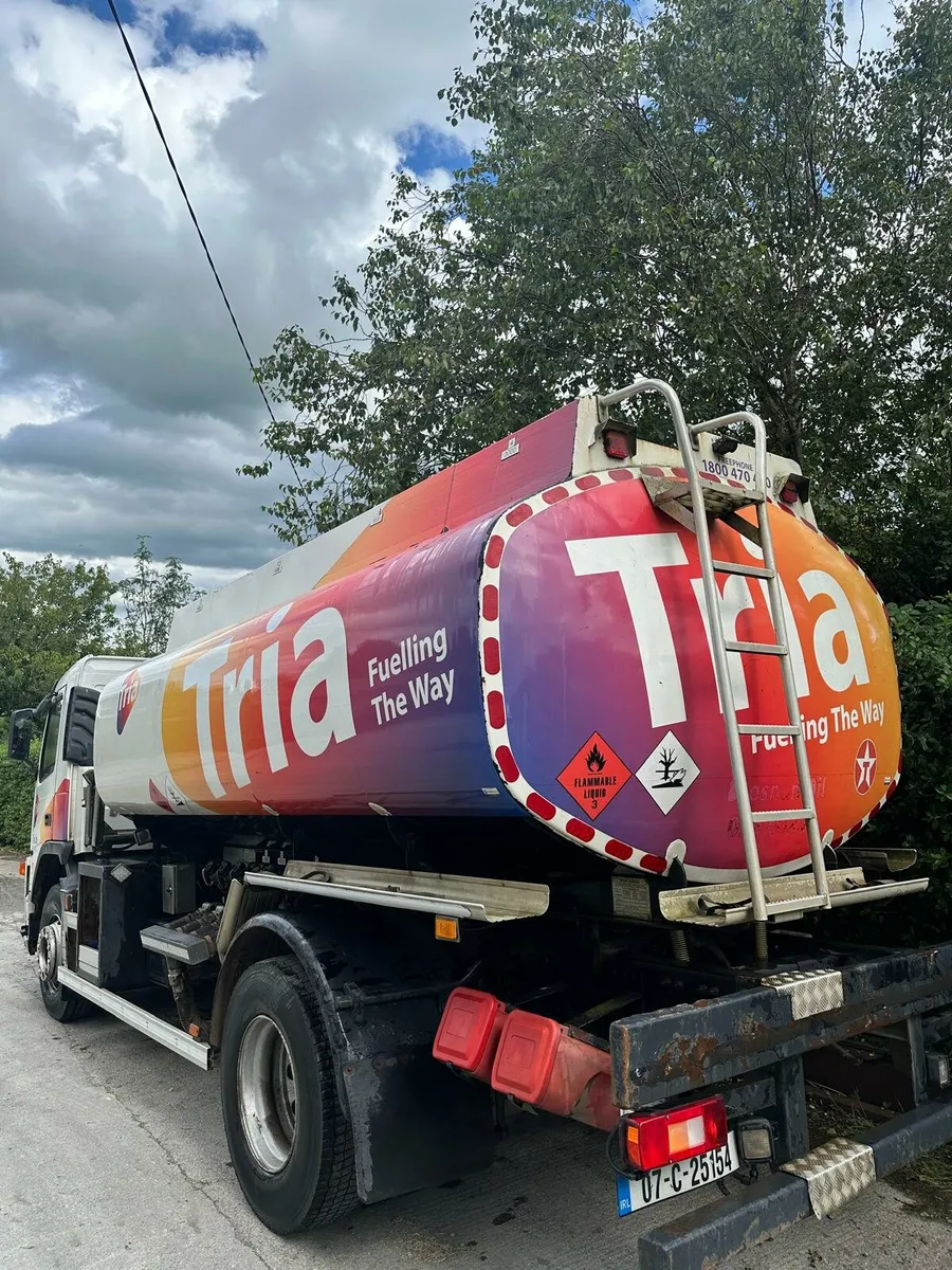 Volvo FM9 Oil Tanker - Image 1