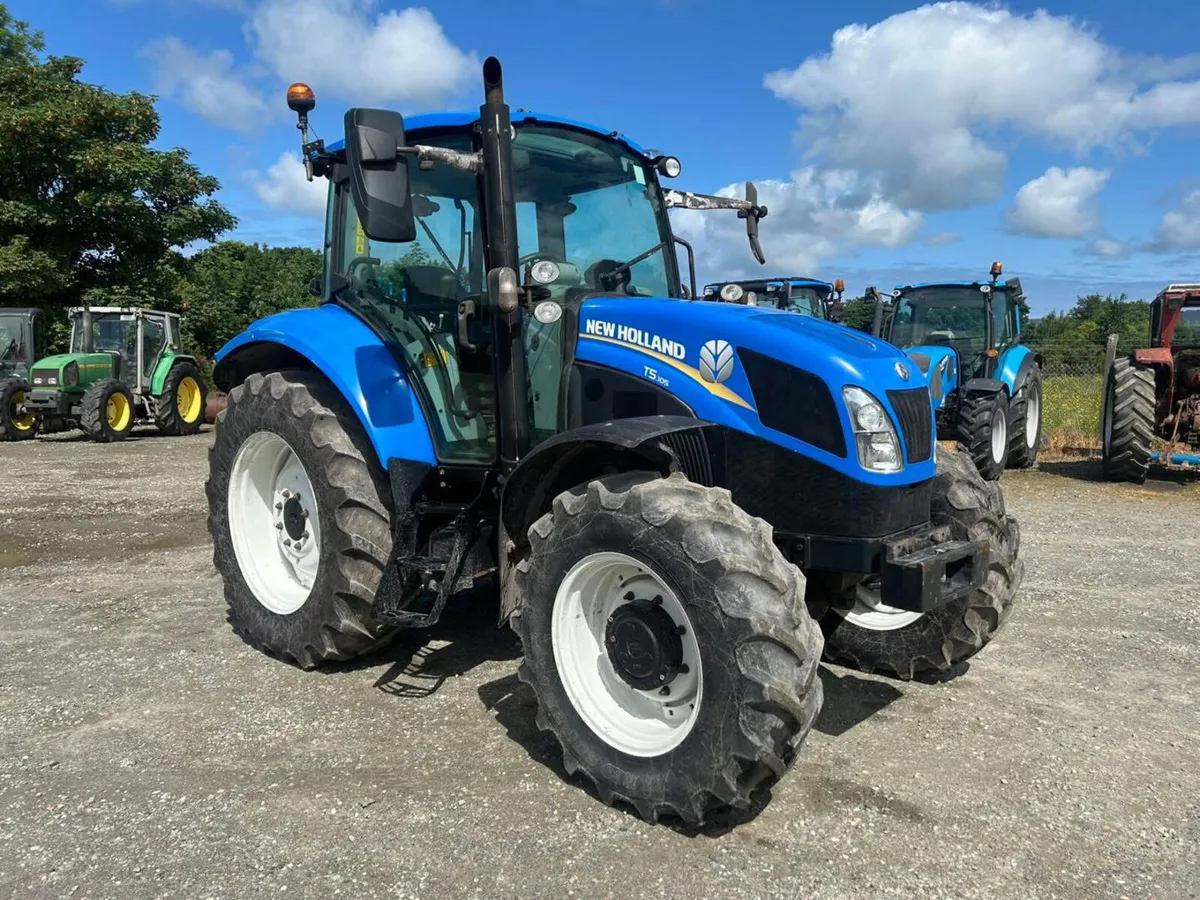 2015 New Holland T5.105 - Image 1