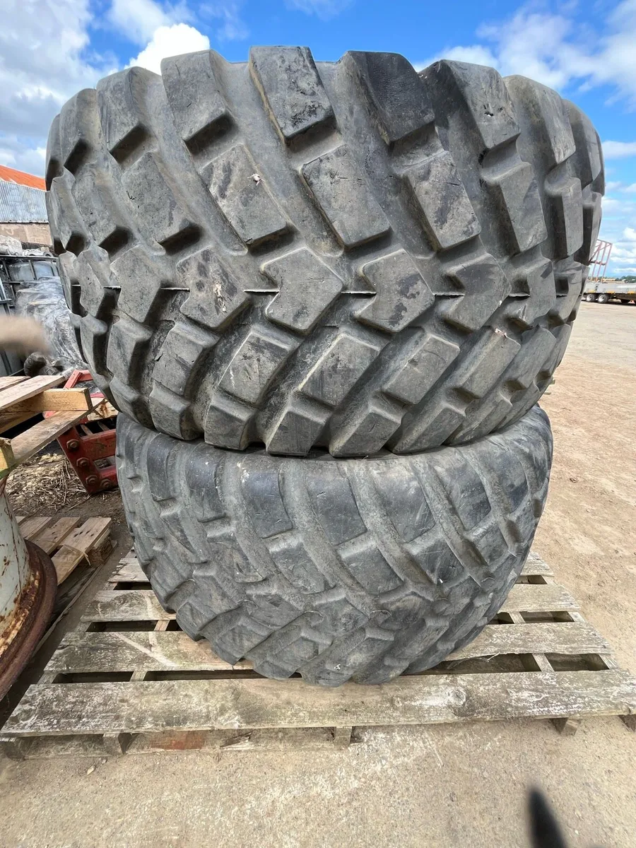 Wheels and tyres and loader brackets - Image 4